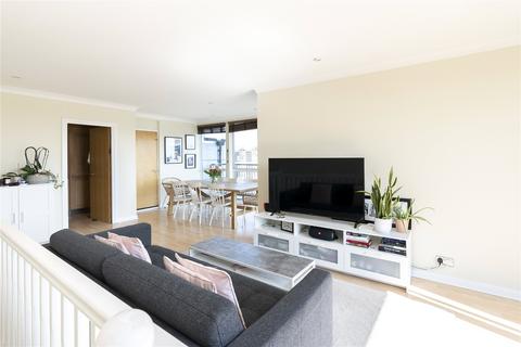 3 bedroom penthouse for sale, Warwick Court, 4 Lansdowne Road, Wimbledon, SW20