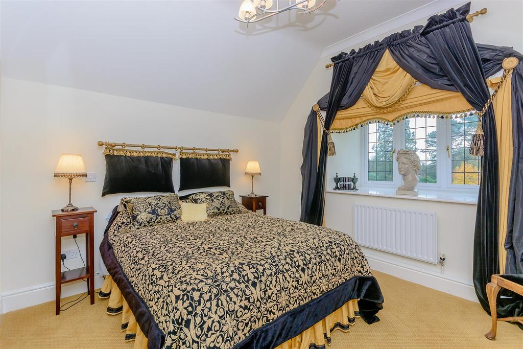 8368096-interior25.jpg