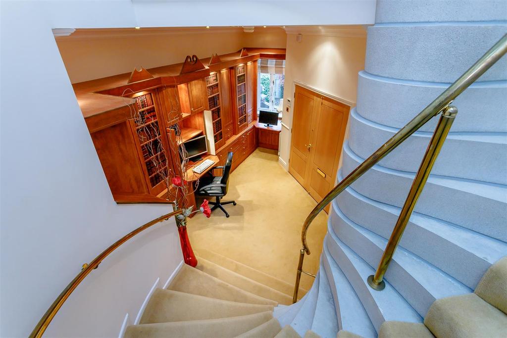 8369729-interior02.jpg
