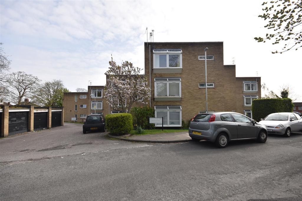 Mount Way, Bebington 1 bed apartment £525 pcm (£121 pw)
