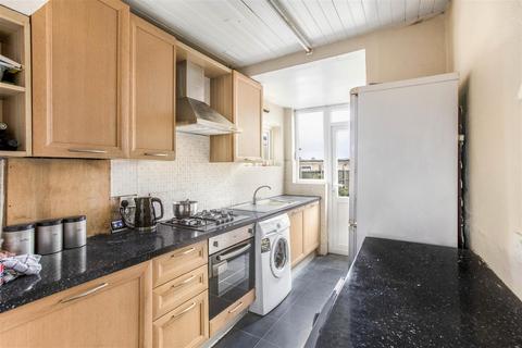 25 Constable Gardens, Edgware, HA8 5SF