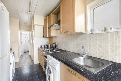 25 Constable Gardens, Edgware, HA8 5SF