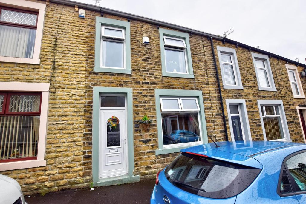 Lincoln Road, Earby, Barnoldswick 2 bed terraced house £625 pcm (£144 pw)