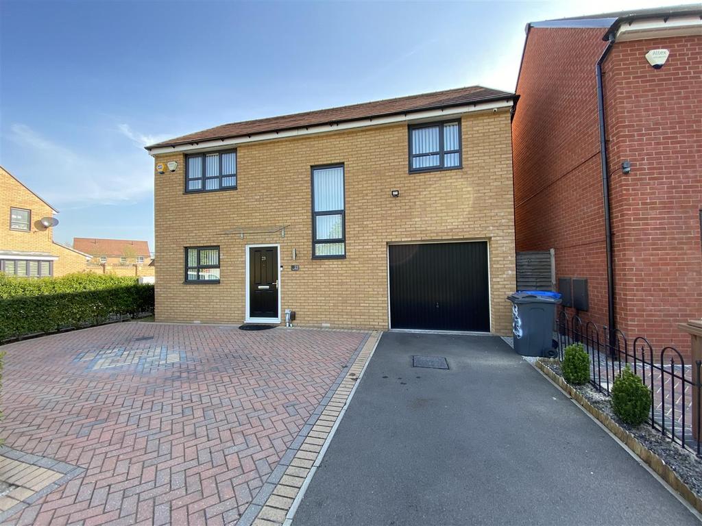 River View Drive, Salford 4 bed detached house £1,850 pcm (£427 pw)