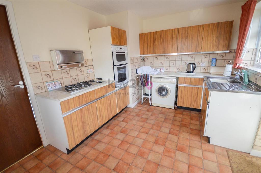 Watkinson Gardens, Waterthorpe... 2 bed semidetached bungalow £170,000