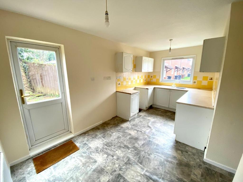 Farraxton Square, Camp Hill, Northampton, NN4 3 bed terraced house £