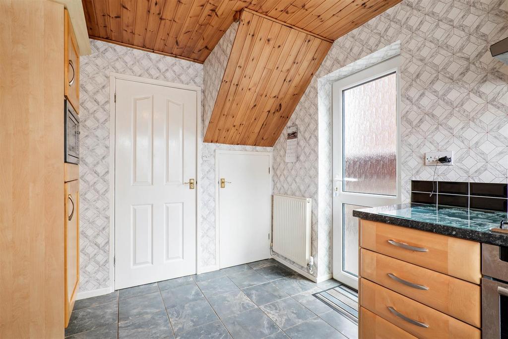 Ottawa Close, Lower Wick, Worcester 3 bed semidetached house £315,000