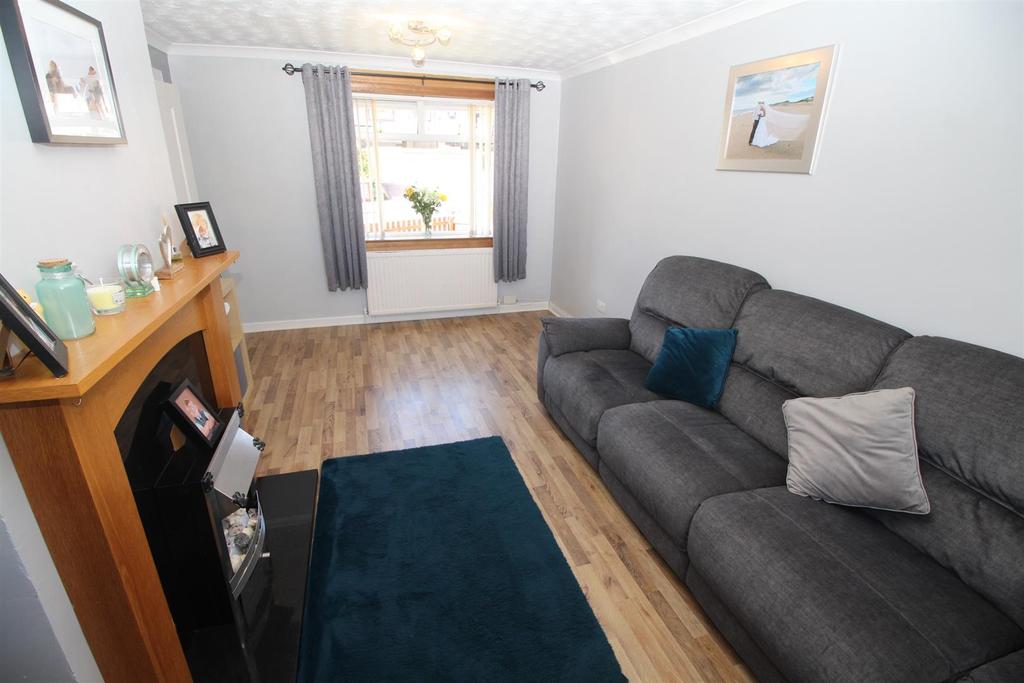 Berwick Road, Greenock 2 bed semidetached house £79,000