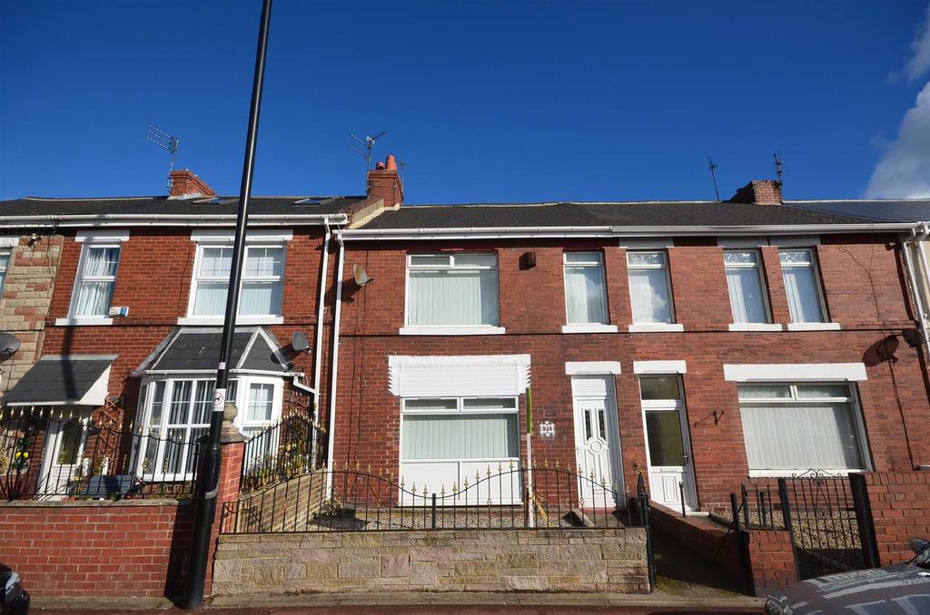 Warwick Terrace, Silksworth, Sunderland 3 bed terraced house £550 pcm