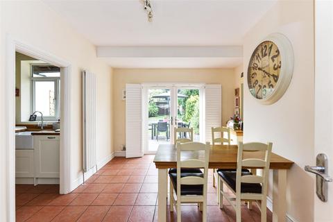 34 Whitehall Gardens, London, E4 6EH