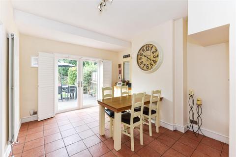 34 Whitehall Gardens, London, E4 6EH
