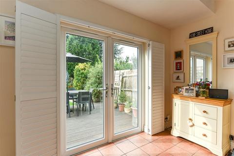 34 Whitehall Gardens, London, E4 6EH