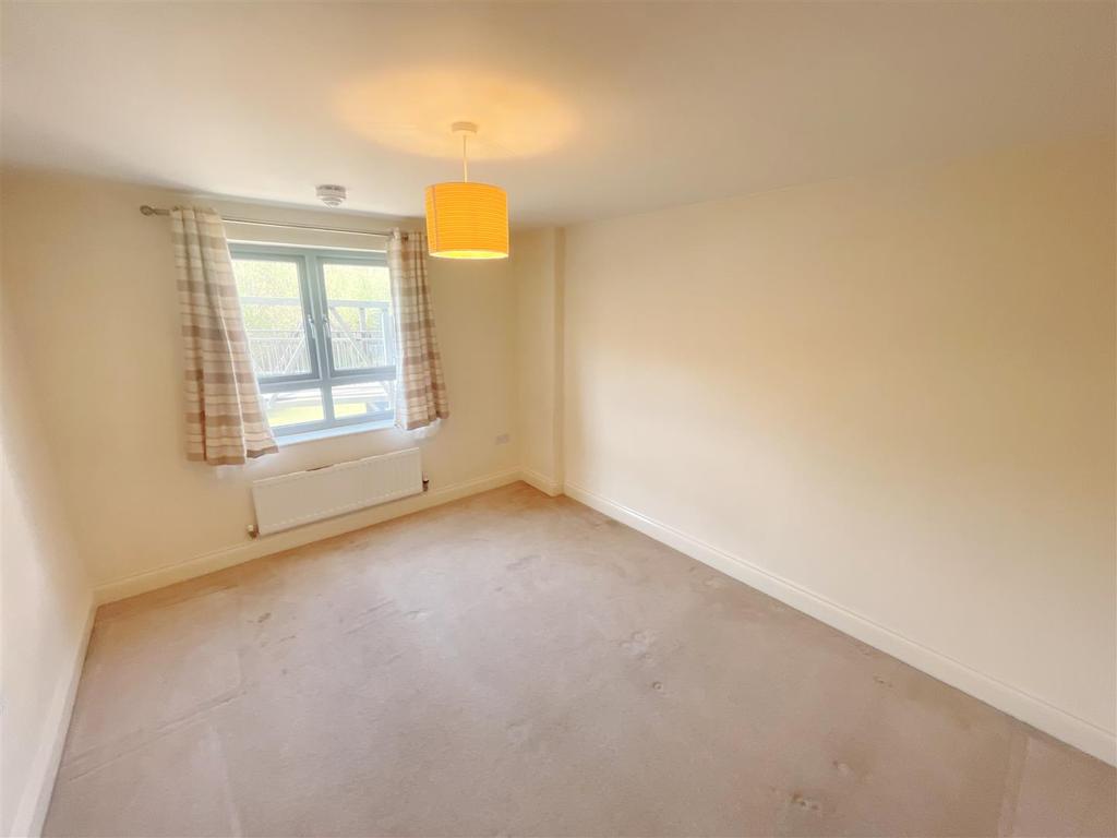 Hamilton House, Wolverton, Milton Keynes 1 Bed Flat - £900 Pcm (£208 Pw)