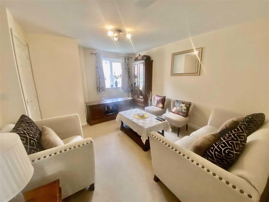 Indigo Drive, Burbage 3 bed semidetached house £950 pcm (£219 pw)