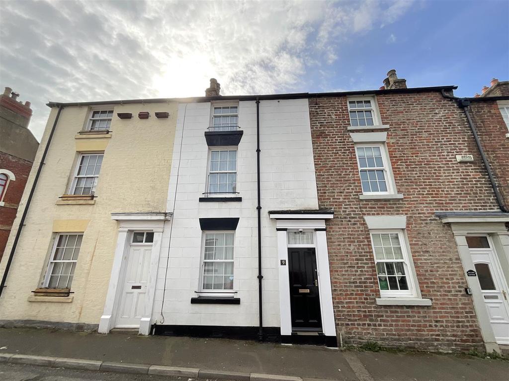 St Marys Walk, Old Town, Scarborough 3 bed terraced house £190,000