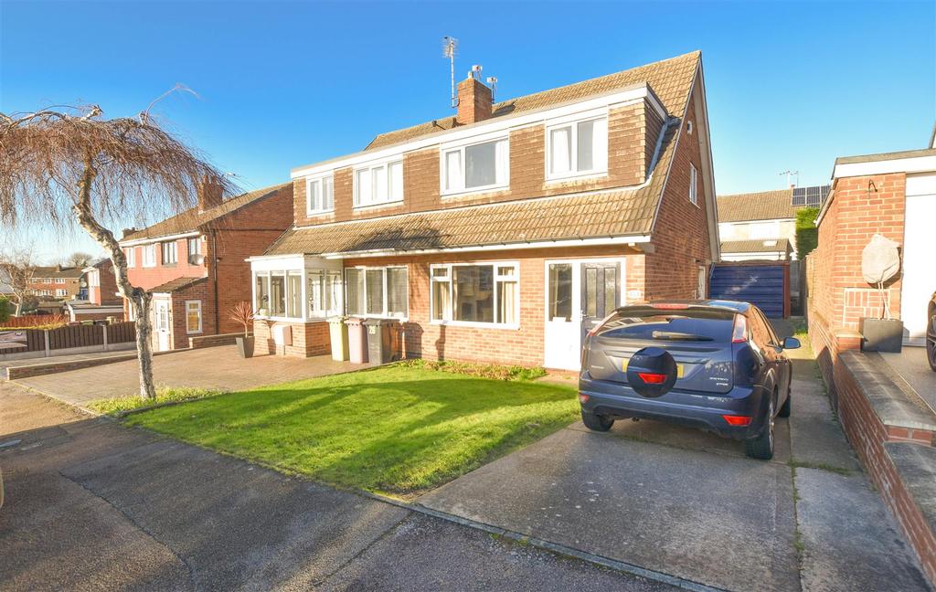 Rowan Tree Road, Killamarsh... 3 bed semidetached house £165,000