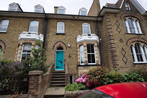 17b Archery Square, Walmer, Deal, CT14 7JA