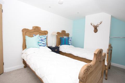 17b Archery Square, Walmer, Deal, CT14 7JA