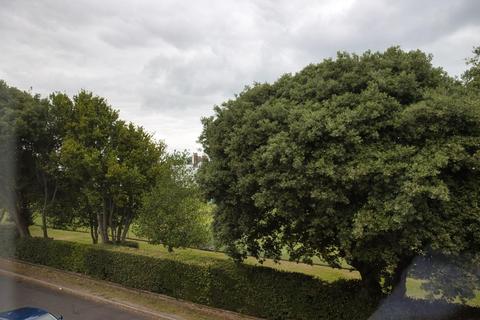 17b Archery Square, Walmer, Deal, CT14 7JA