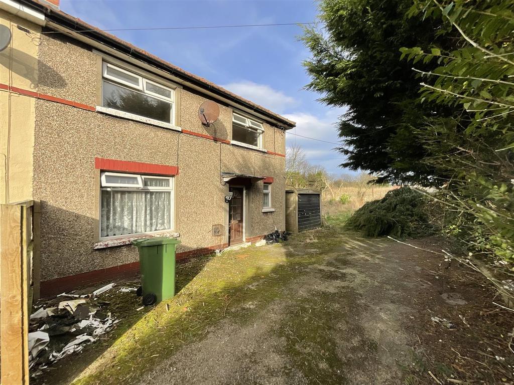 Mount View Road, Cayton, Scarborough 3 bed semidetached house £180,000