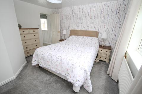 30 Bradshaw View, Queensbury, Bradford, BD13 2FF