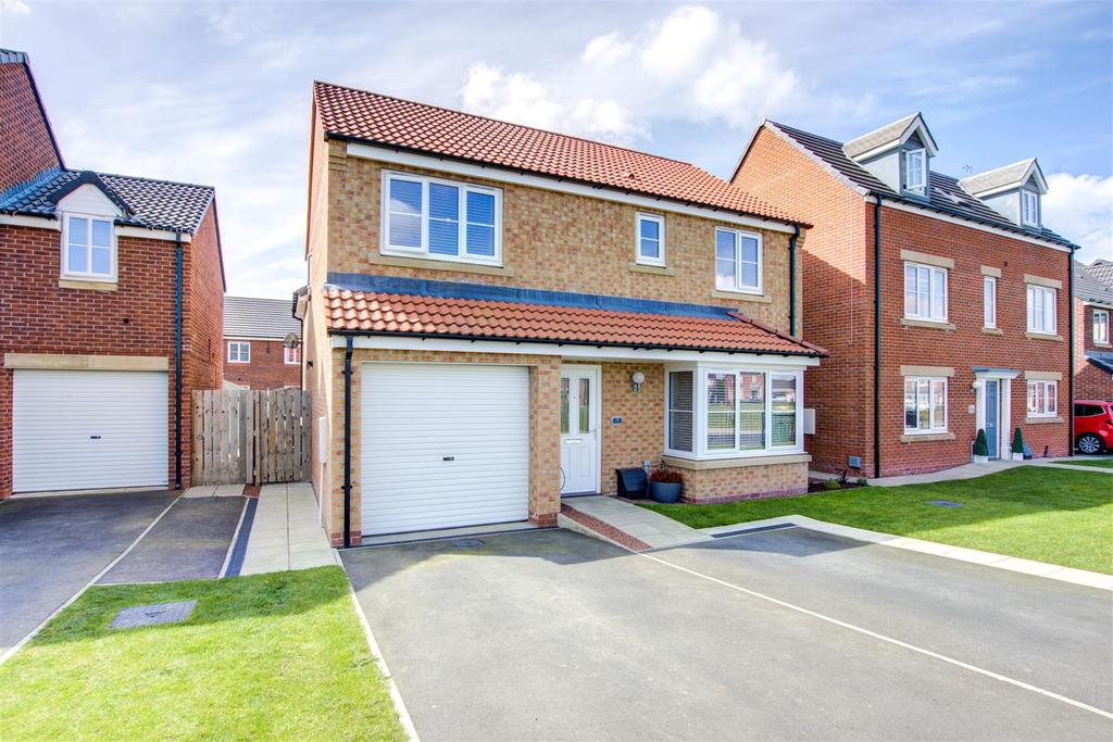 Castor Way, Queensgate, StocktonOnTees, TS18 3WF 4 bed detached house