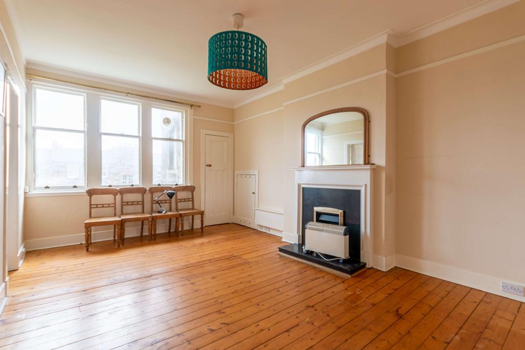 Learmonth Grove Edinburgh EH4 1BN... 2 bed flat £1,095 pcm (£253 pw)