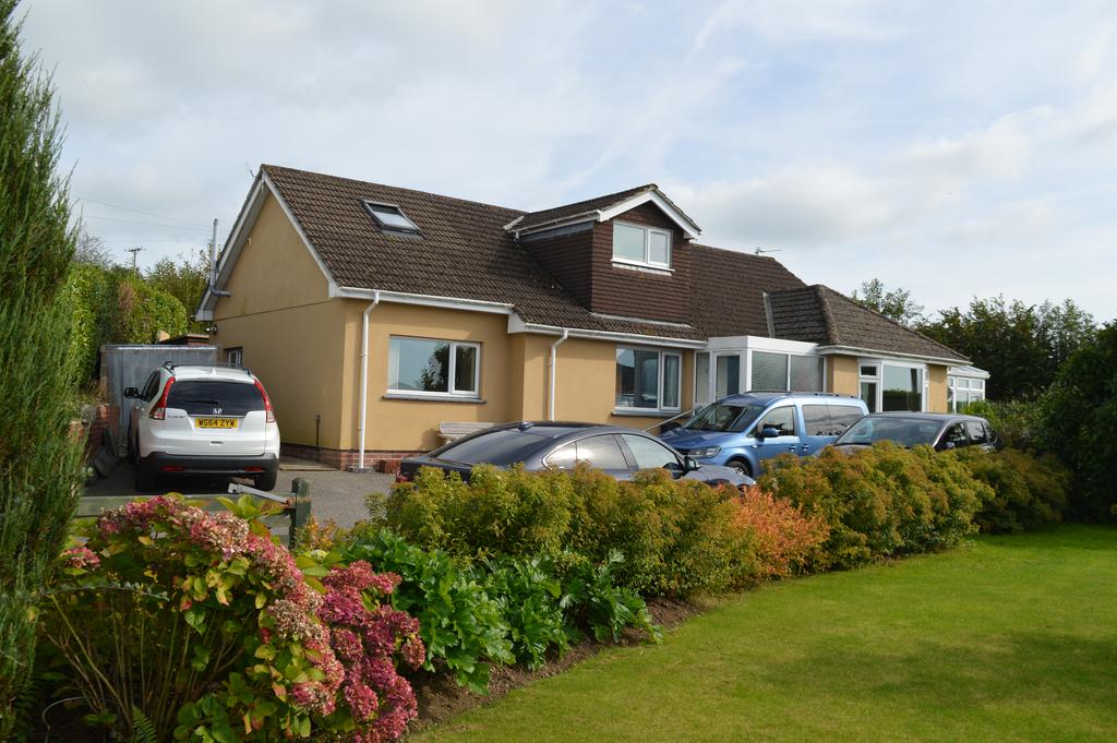 Milton Abbot 5 bed bungalow £535,000