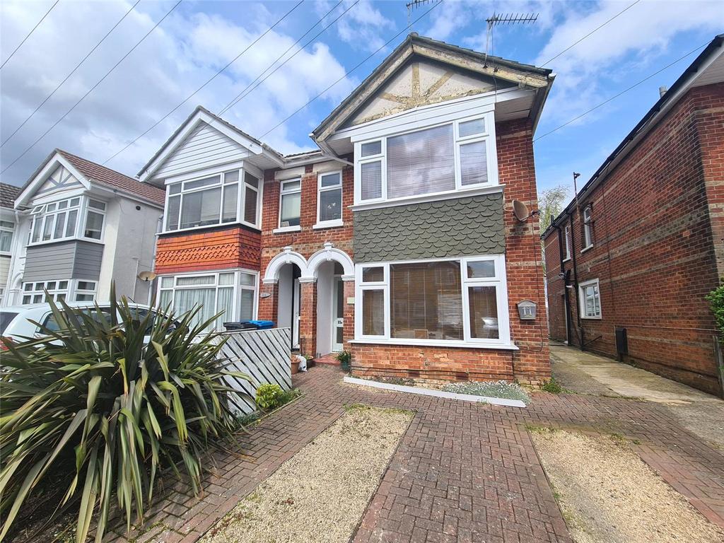 Gorleston Road, Branksome, Poole, Dorset, BH12 2 bed apartment for sale