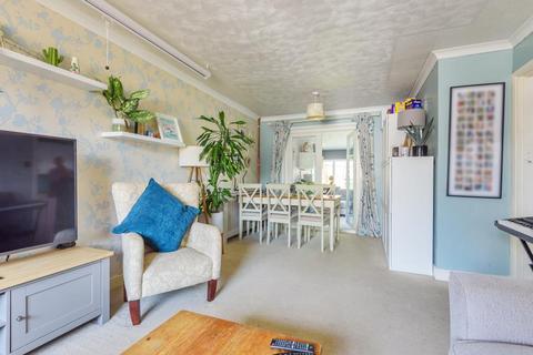 2 Holst Close, Basingstoke, RG22 4JA
