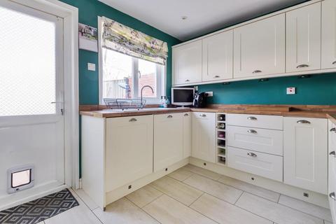 2 Holst Close, Basingstoke, RG22 4JA