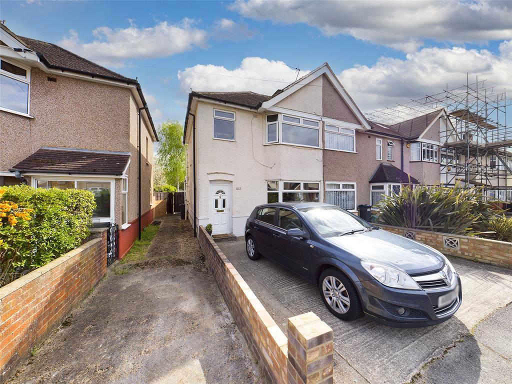Hamilton Road, Feltham, Middlesex, TW13 3 bed end of terrace house £