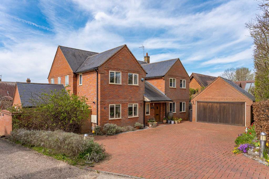 The Old Barn House Tythe Close Stewkley LU7 0HD 5 bed detached house