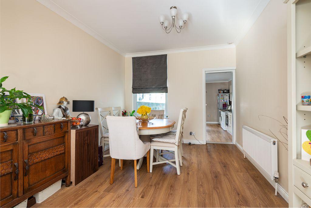 Priestfield Road, Gillingham ME7 4RF 3 bed terraced house £260,000