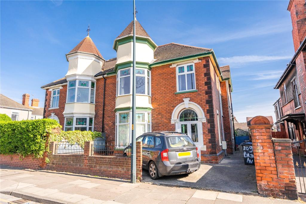 Brereton Avenue, Cleethorpes, Lincolnshire, DN35 4 bed semidetached