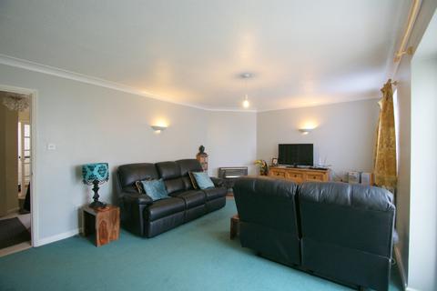 3 bedroom terraced house to rent, Newlands Drive, Walmer CT14