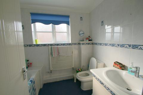 3 bedroom terraced house to rent, Newlands Drive, Walmer CT14