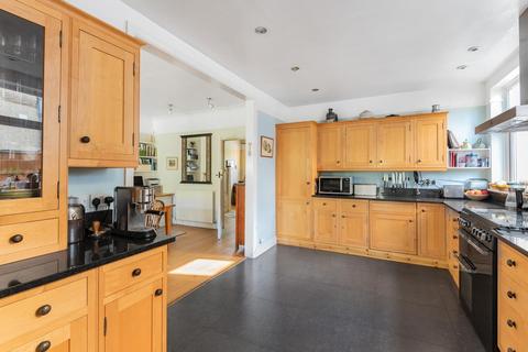 43 Ravensdale Avenue, London, N12 9HR