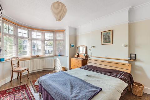 43 Ravensdale Avenue, London, N12 9HR
