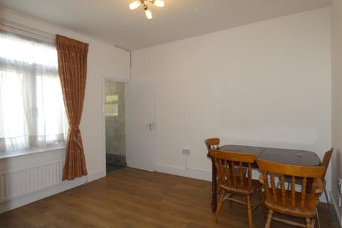 3 bedroom property to rent, Windsor Road, Southall