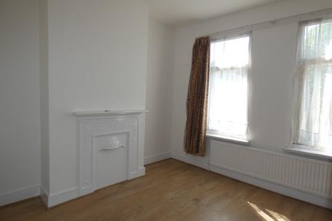 3 bedroom property to rent, Windsor Road, Southall