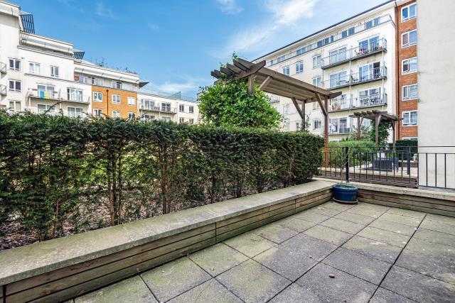 Colindale, London, NW9 1 bed flat - £300,000
