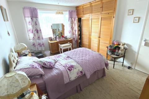 242 Hazeldene Road, Northampton, NN2 7NP