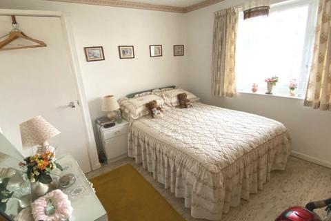 242 Hazeldene Road, Northampton, NN2 7NP