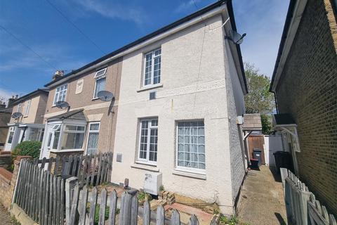 2 bedroom terraced house to rent, New Road, Bedfont