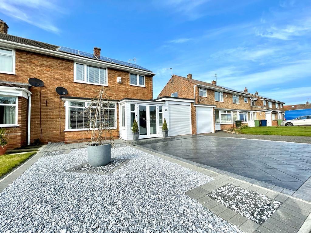 Grundales Drive, MarskebytheSea TS11 3 bed semidetached house for