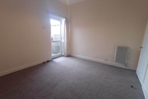 2 bedroom flat to rent, Holderness Rd, Hull, HU9