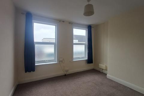 2 bedroom flat to rent, Holderness Rd, Hull, HU9