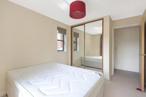 2 bedroom flat for sale - Buckingham Court,  Aylesbury Town Centre,  HP20