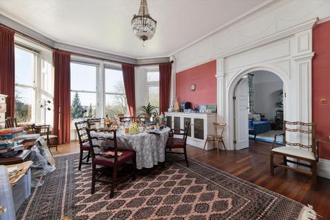 31 Arthur Road, London, SW19 7DN